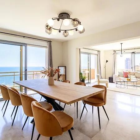 Modern & Sumptuous Penthouse On Monaco's Doorstep * ボーソレイユ